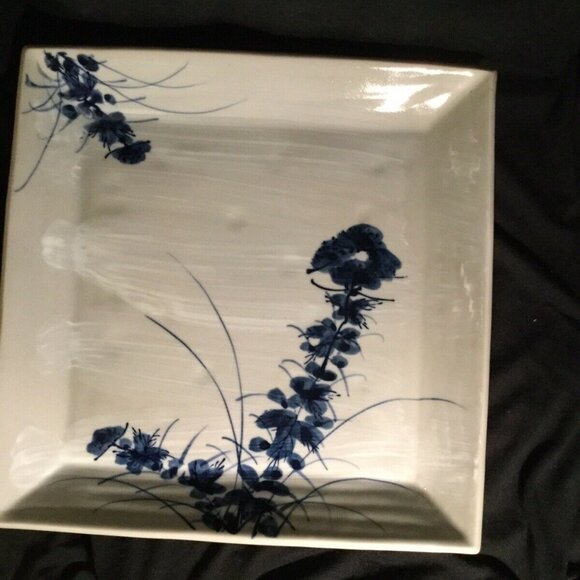 Vintage Unsigned 9 Inch Square Gray With Blue Florals Heavy Stoneware Plate - Picture 1 of 4